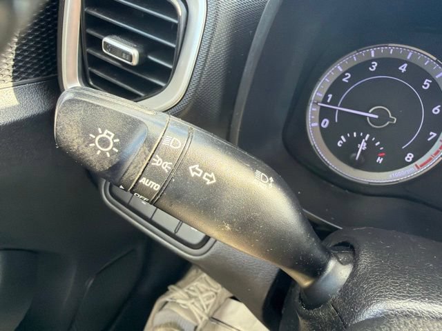 Used 2021 Hyundai Venue SEL FWD image 40