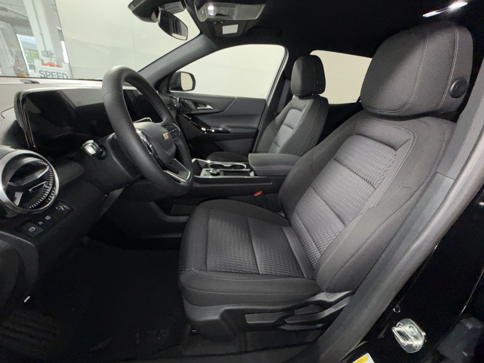 New 2027 Chevrolet Equinox LT FWD image 13