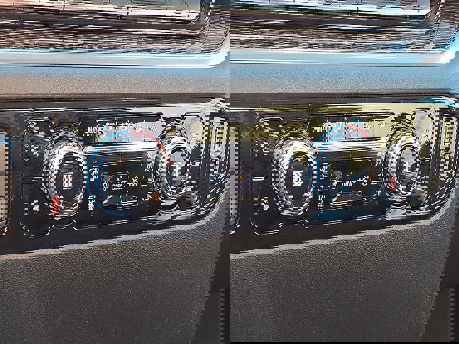 New 2026 GMC Sierra 1500 SLE w/ Preferred Package image 16