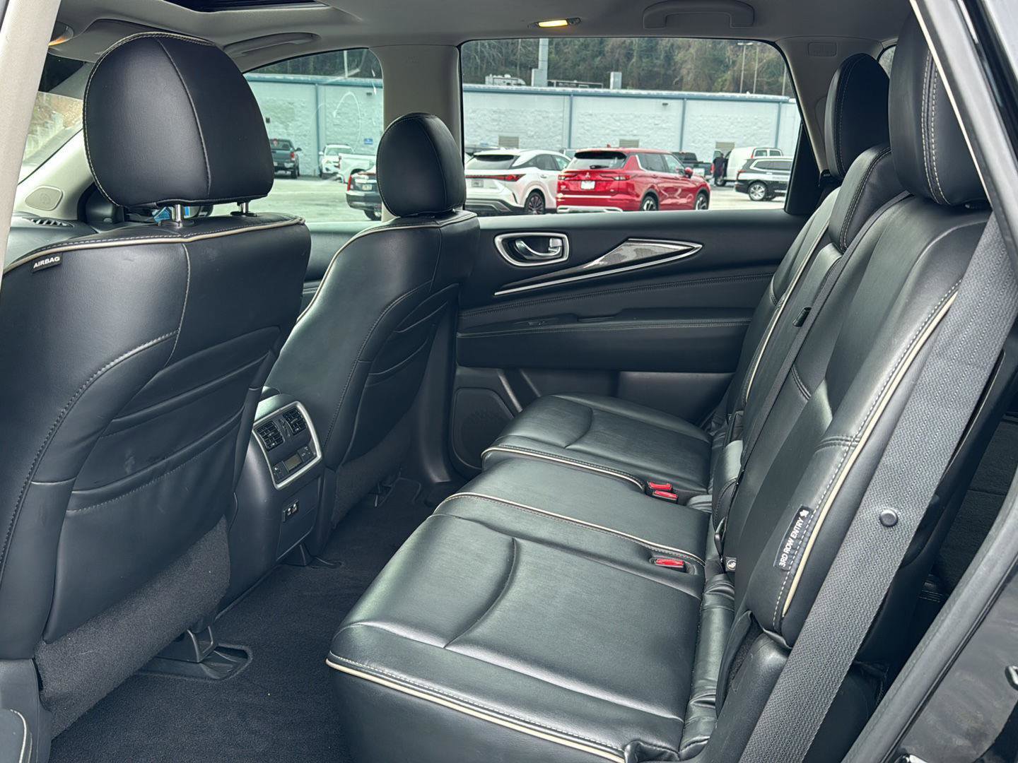 Used 2019 INFINITI QX60 Luxe image 9