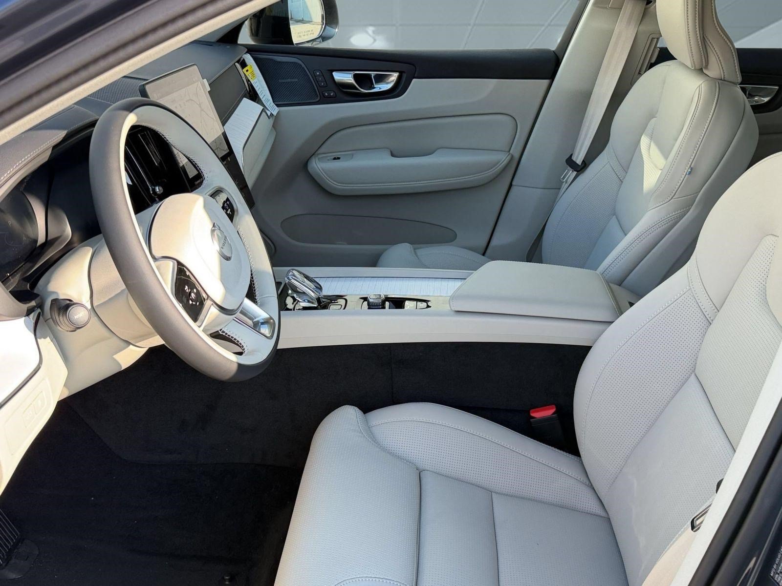 New 2026 Volvo XC60 T8 Ultra w/ Climate Package AWD/4WD image 5