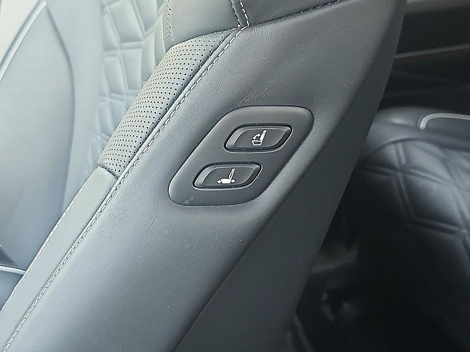 Used 2025 Genesis GV80 3.5T AWD/4WD image 18