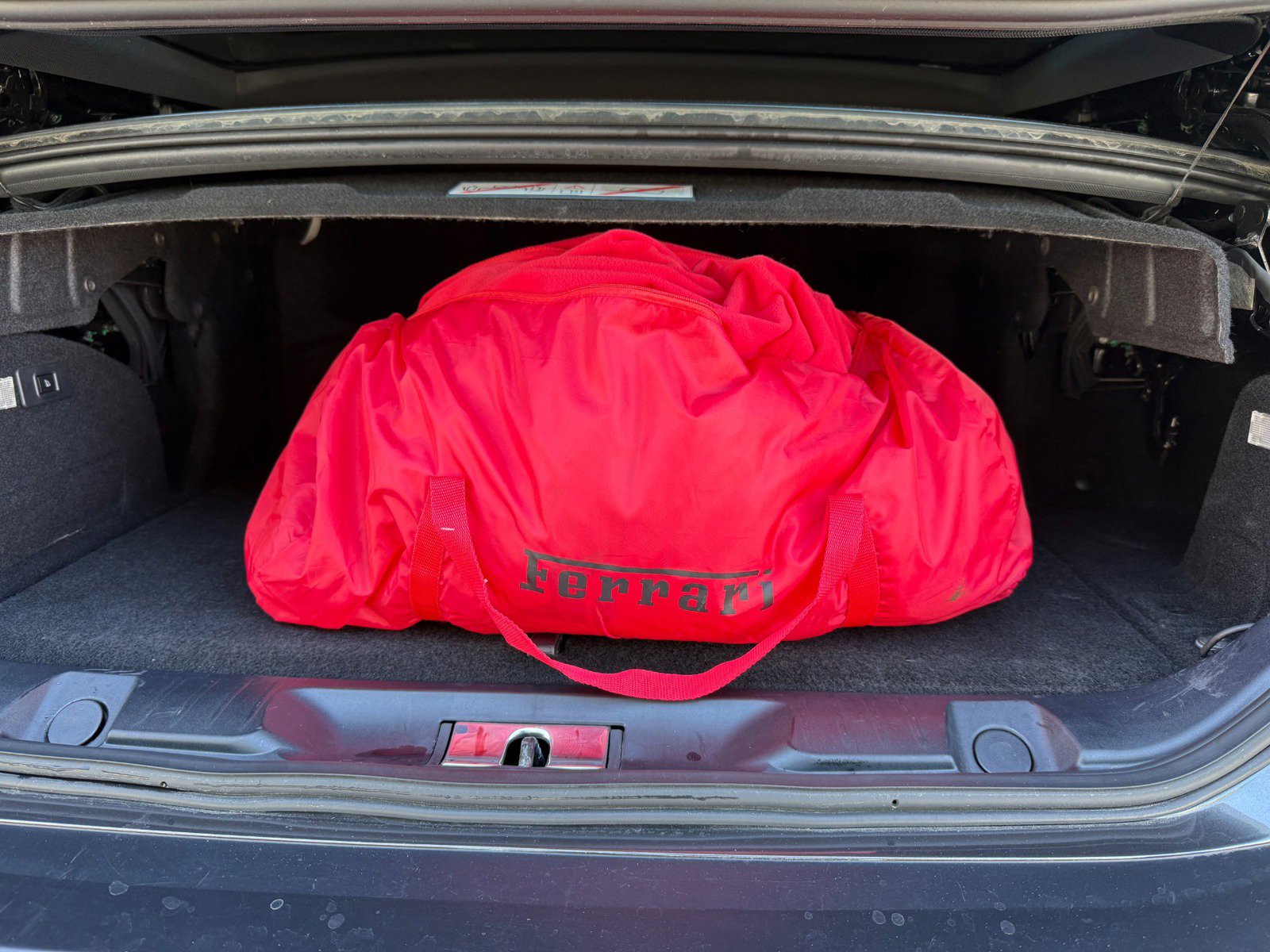 Used 2019 Ferrari Portofino RWD image 48