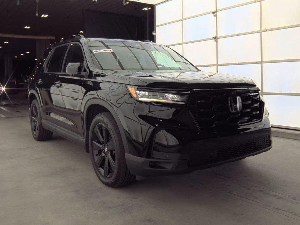 Used 2025 Honda Pilot Black Edition image 5