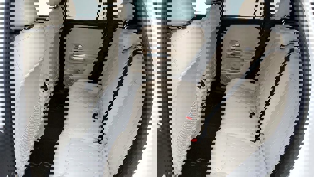 Used 2023 Mercedes-Benz GLA 250 w/ Premium Package image 20