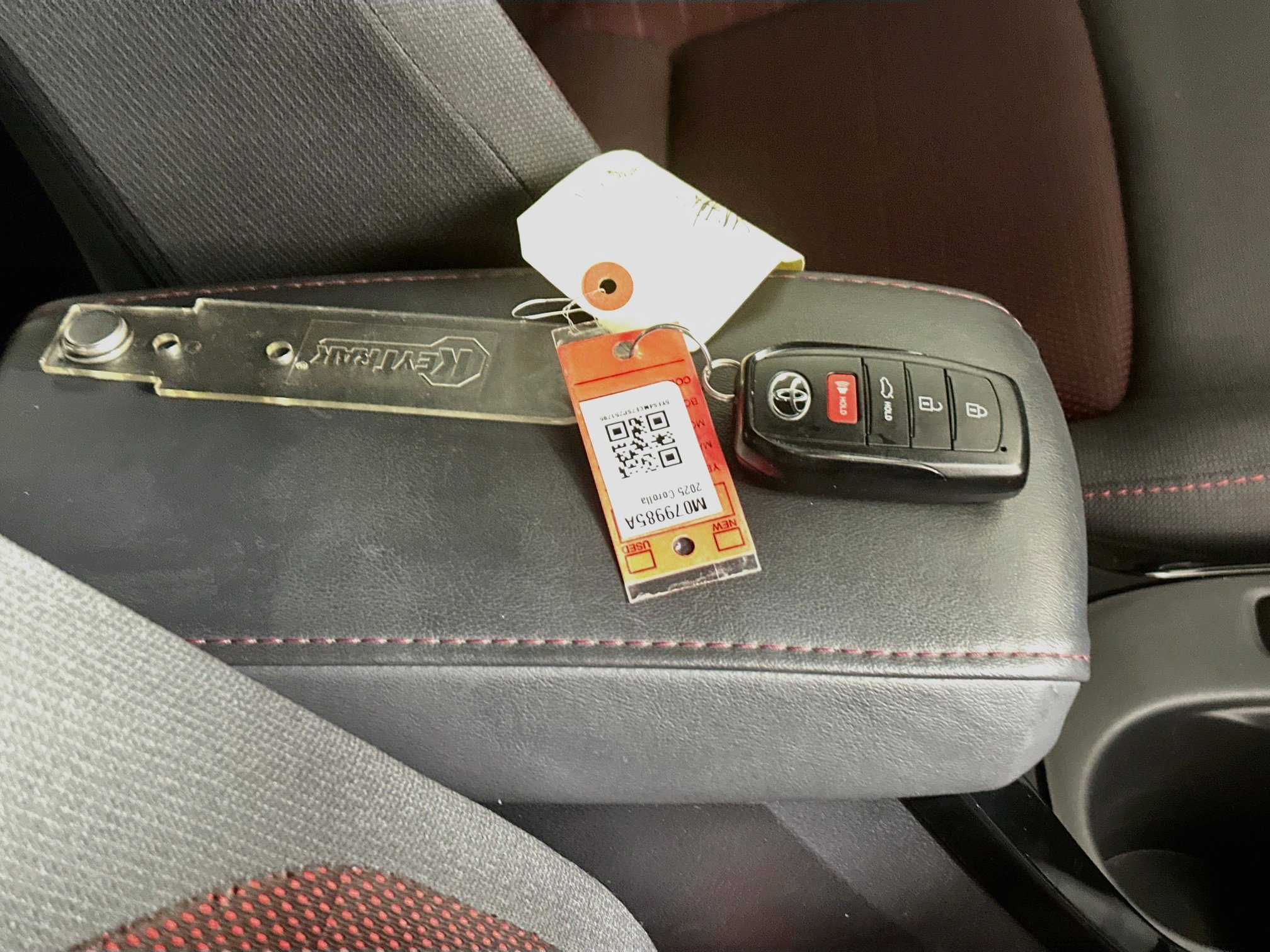 Certified 2025 Toyota Corolla SE FWD image 33