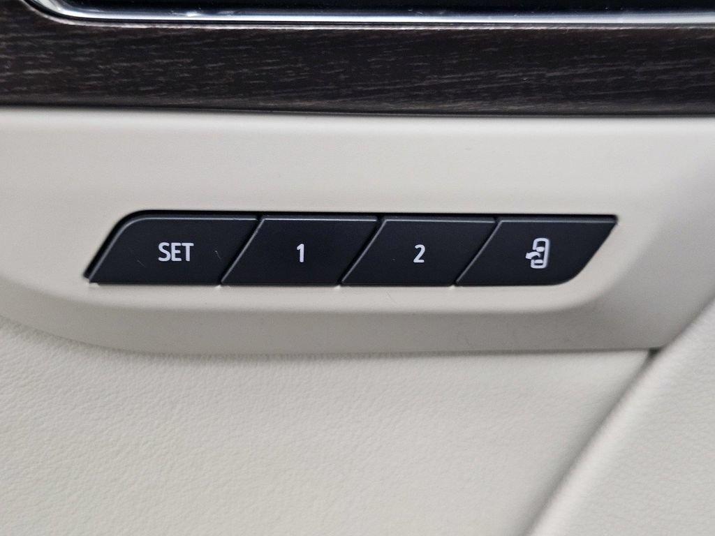 Used 2022 Buick Envision Avenir w/ Premium Seat Package FWD image 37