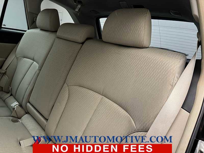 Used 2012 Subaru Outback 2.5i Premium AWD/4WD image 16