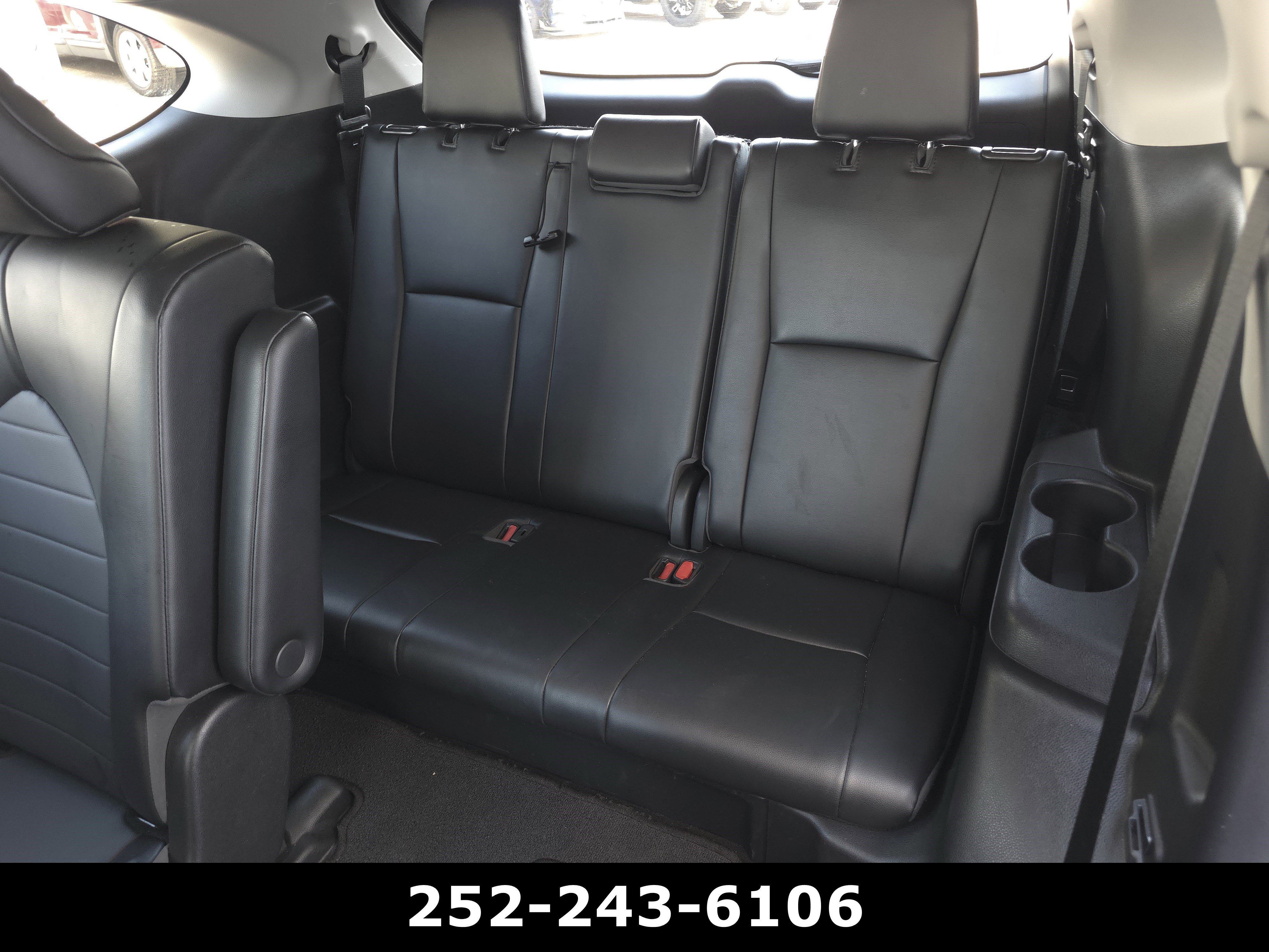 Used 2021 Toyota Highlander XLE image 33