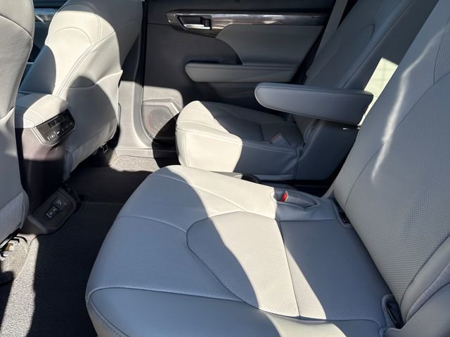 New 2026 Toyota Highlander Limited image 21