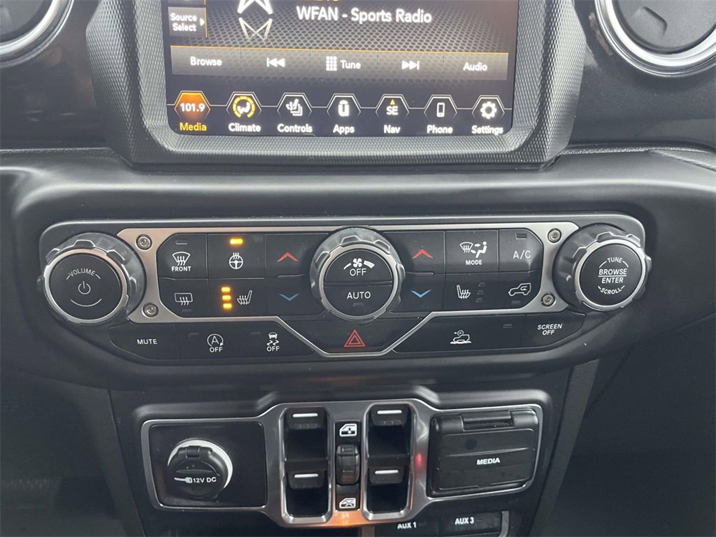 Used 2023 Jeep Wrangler Sahara image 28