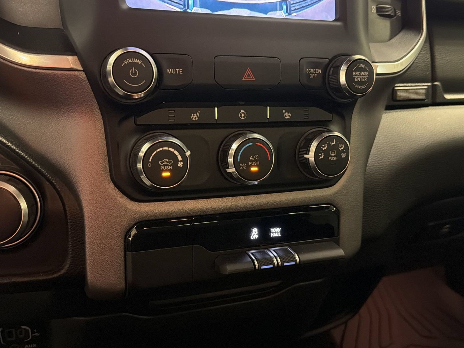 Used 2023 RAM 1500 Big Horn AWD/4WD image 18