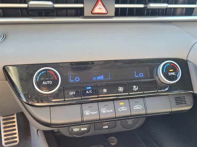 Used 2025 Hyundai Elantra Sport image 23