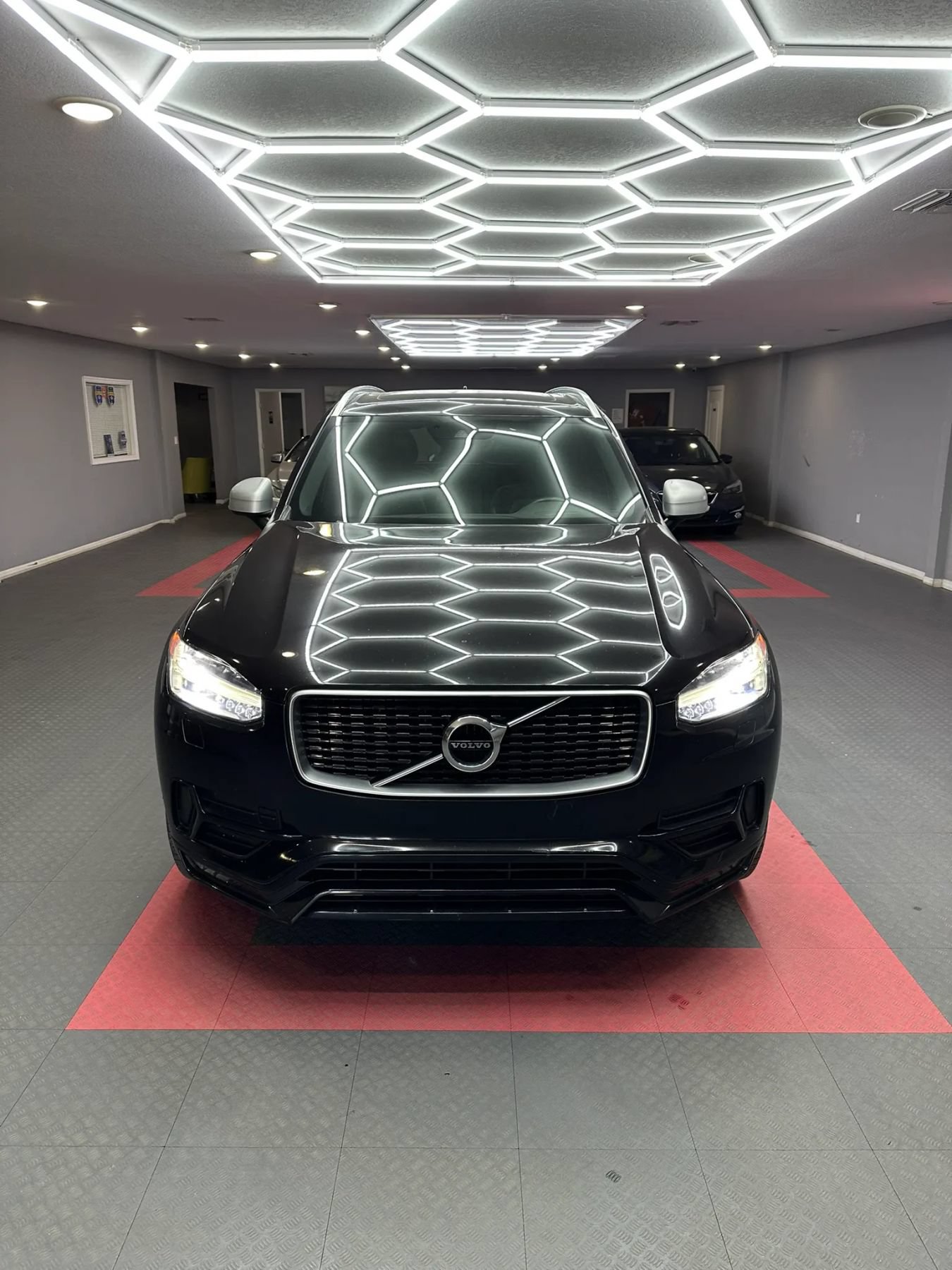 Used 2016 Volvo XC90 T5 R-Design FWD image 7