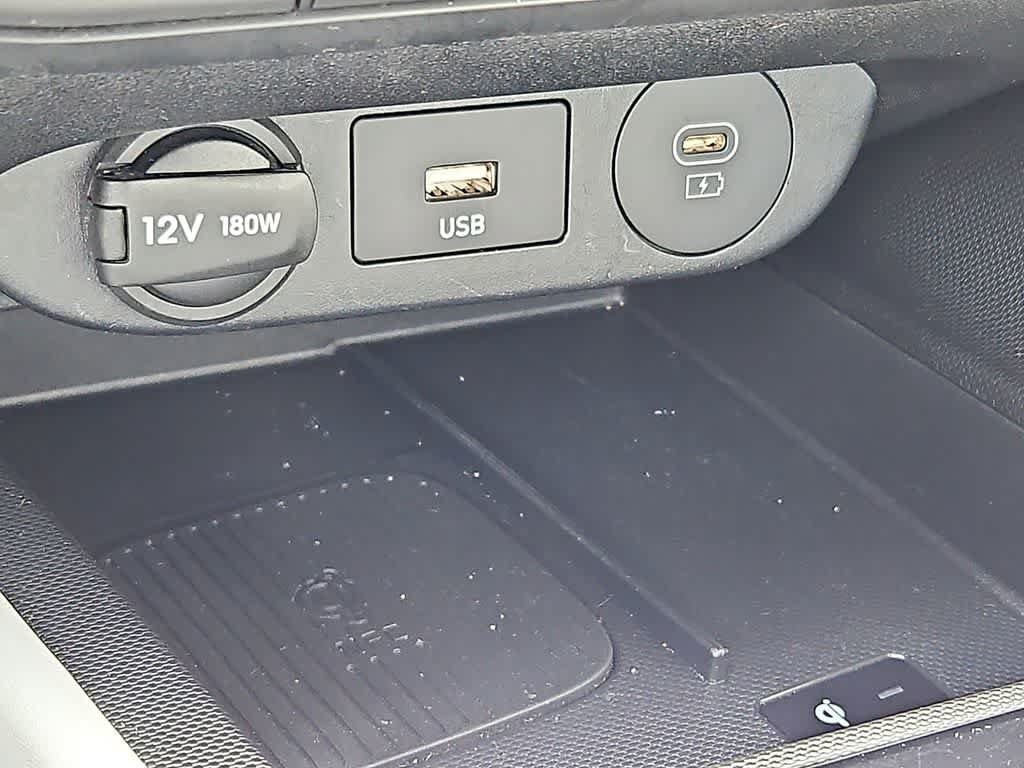 Used 2025 Hyundai Elantra Limited FWD image 27