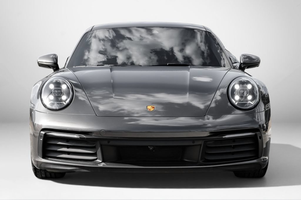 Used 2023 Porsche 911 Carrera RWD image 3