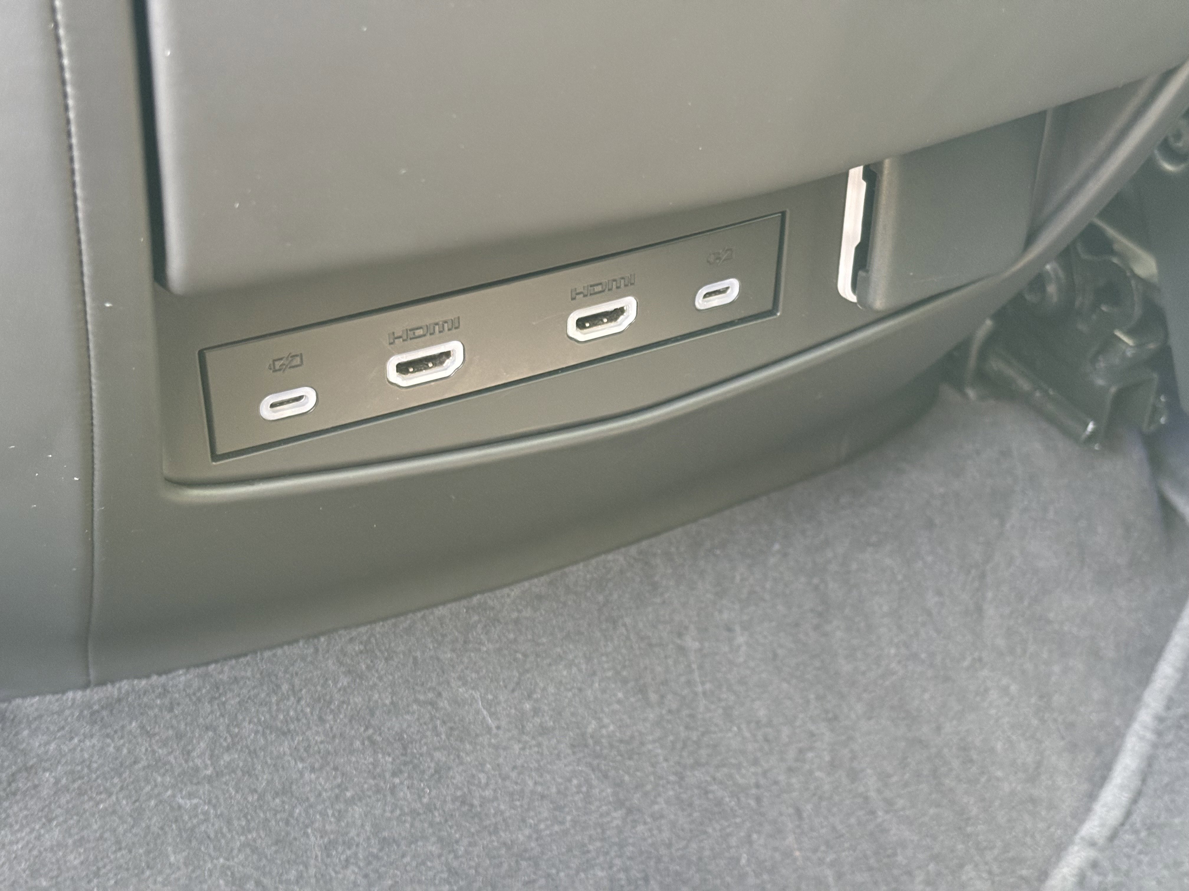 Used 2023 Cadillac Escalade V AWD/4WD image 16