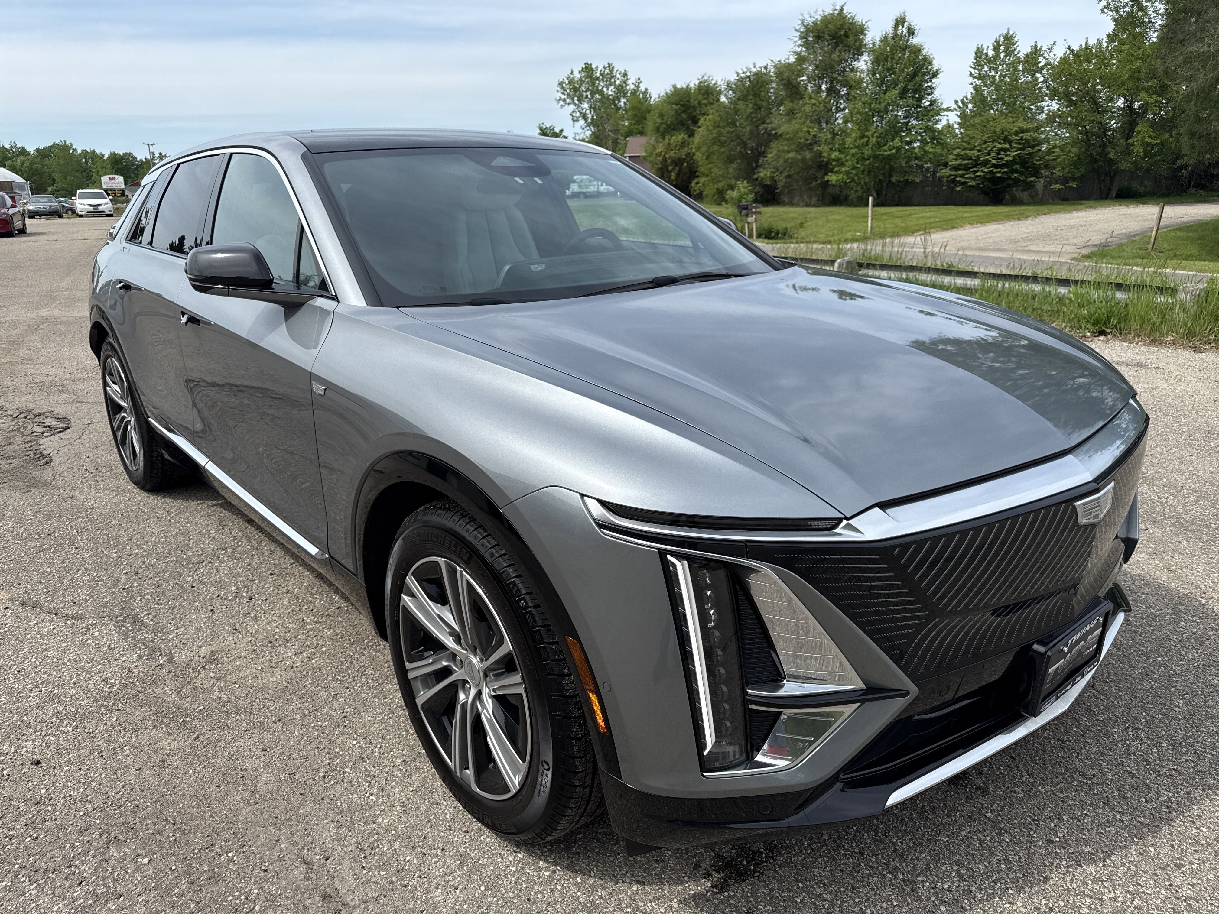 Used 2024 Cadillac Lyriq Luxury w/ LPO, Floor Liner Package AWD/4WD image 1