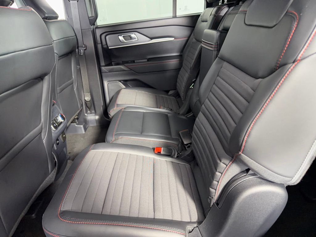 Used 2025 Ford Explorer ST-Line RWD image 29
