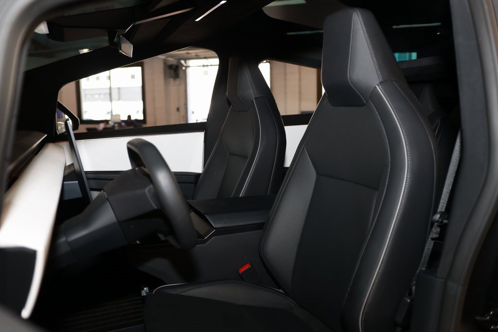 Used 2024 Tesla Cybertruck AWD Crew Cab image 11