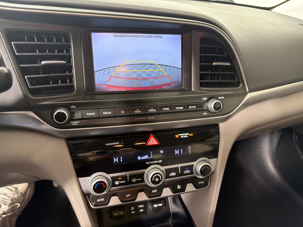 Used 2020 Hyundai Elantra SEL image 16