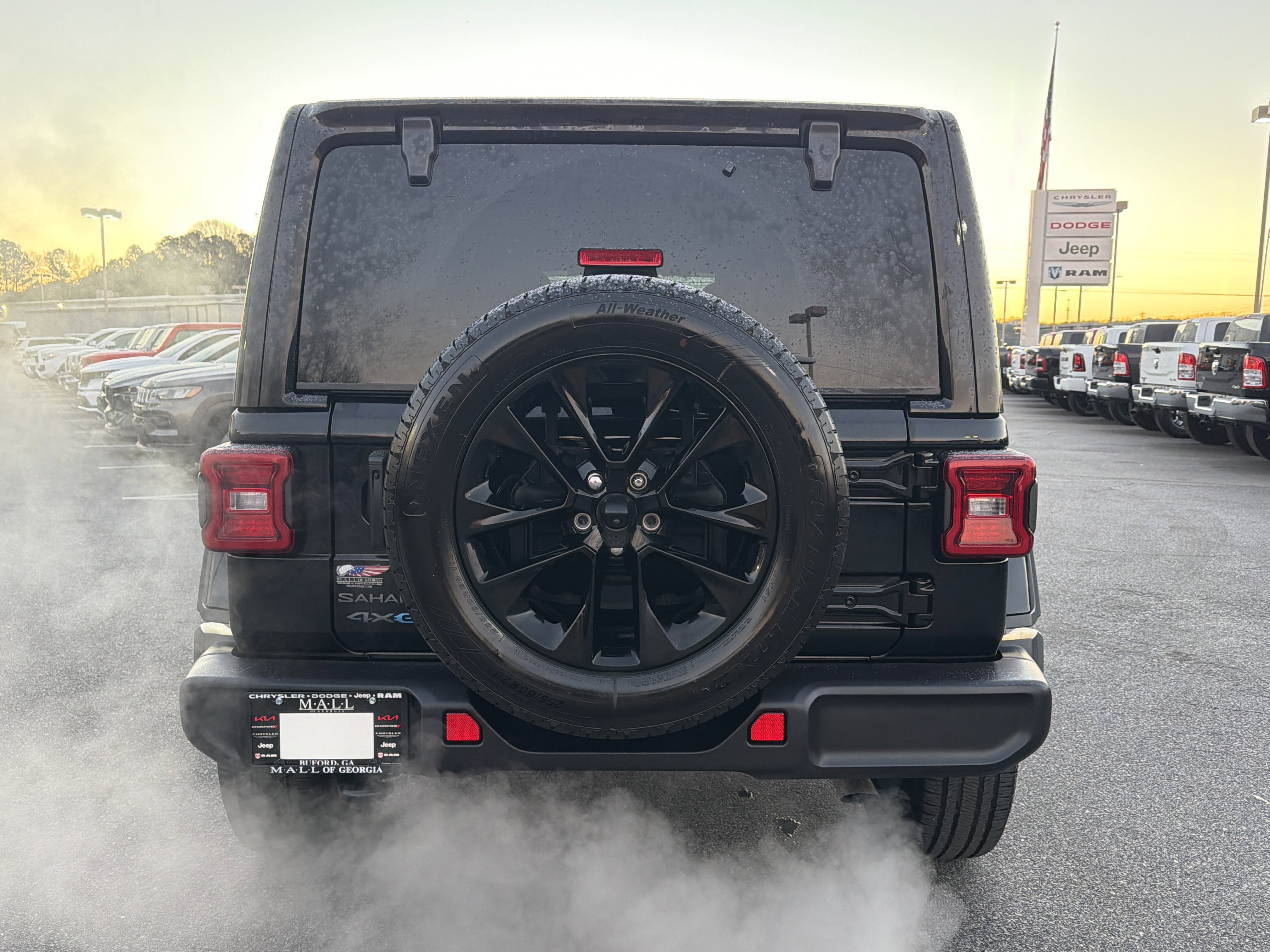 Used 2025 Jeep Wrangler Sahara image 7