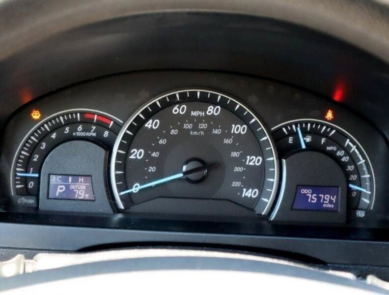 Used 2014 Toyota Camry LE FWD image 20