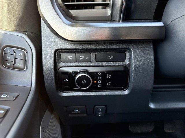 Used 2023 Ford F350 Lariat w/ Chrome Package image 29