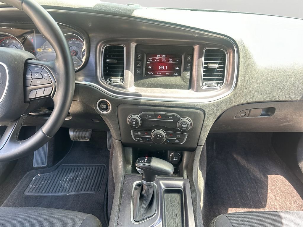 Used 2016 Dodge Charger SE RWD image 14