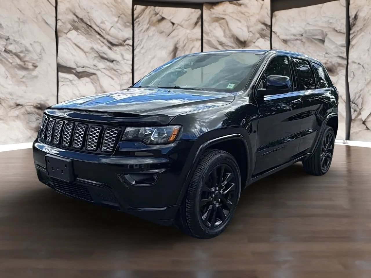 Used 2018 Jeep Grand Cherokee Altitude AWD/4WD image 26