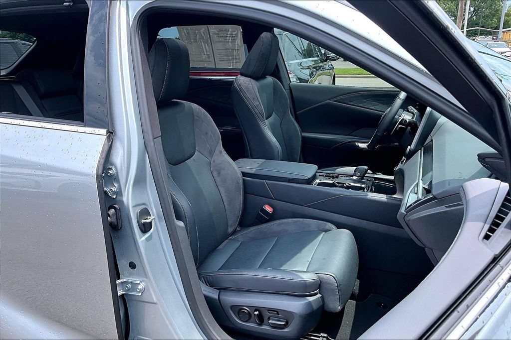 Used 2023 Lexus RX 350 w/ Accessory Package (2T) AWD/4WD image 9