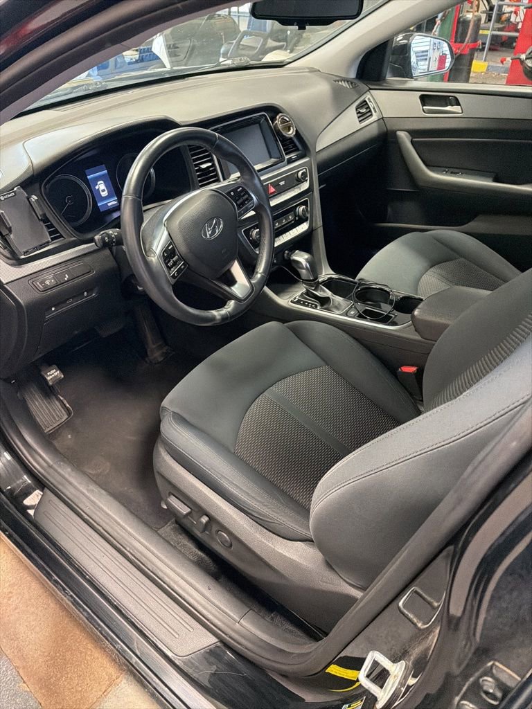 Used 2018 Hyundai Sonata SEL image 1