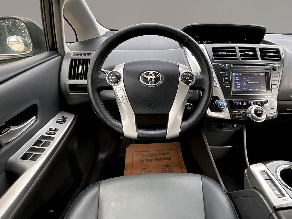 Used 2014 Toyota Prius V Five FWD image 8