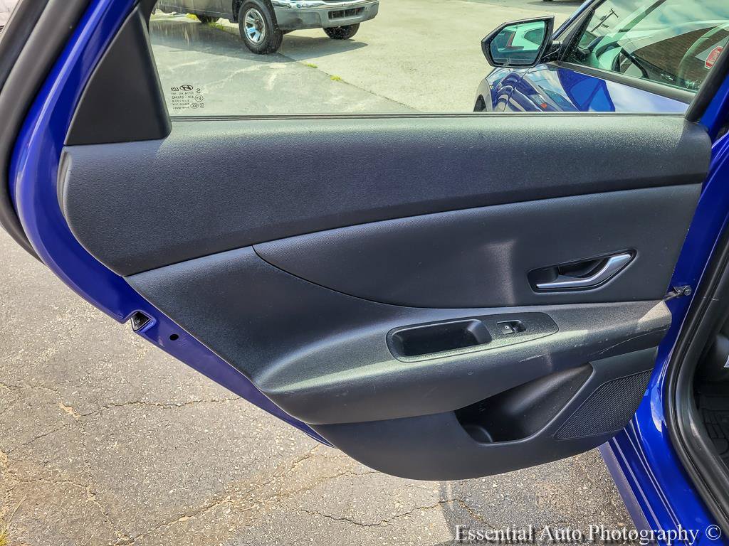 Used 2022 Hyundai Elantra SEL FWD image 27