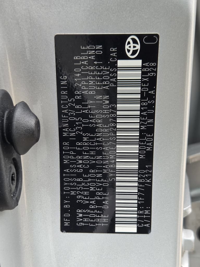 Used 2025 Toyota Corolla LE FWD image 29