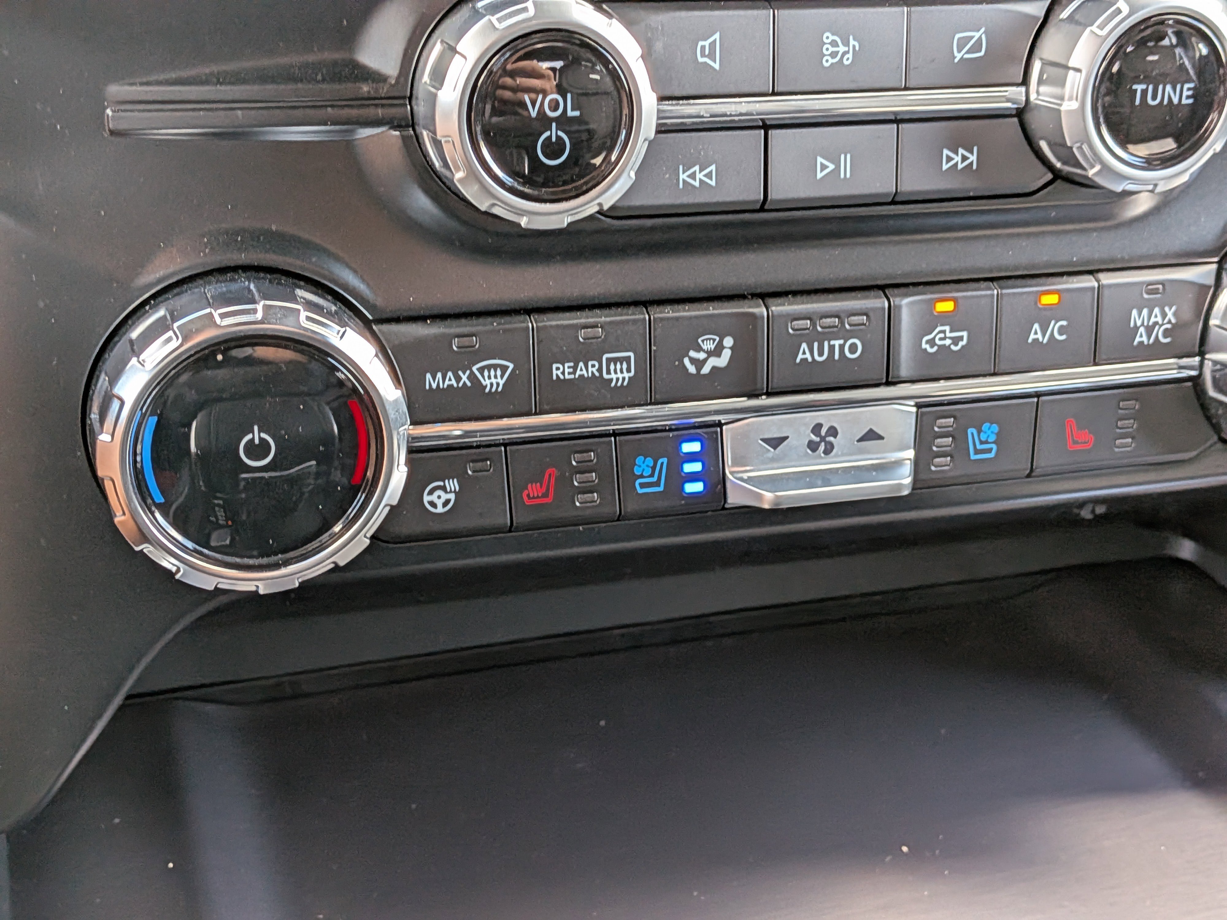 Used 2024 Ford F150 Platinum image 32