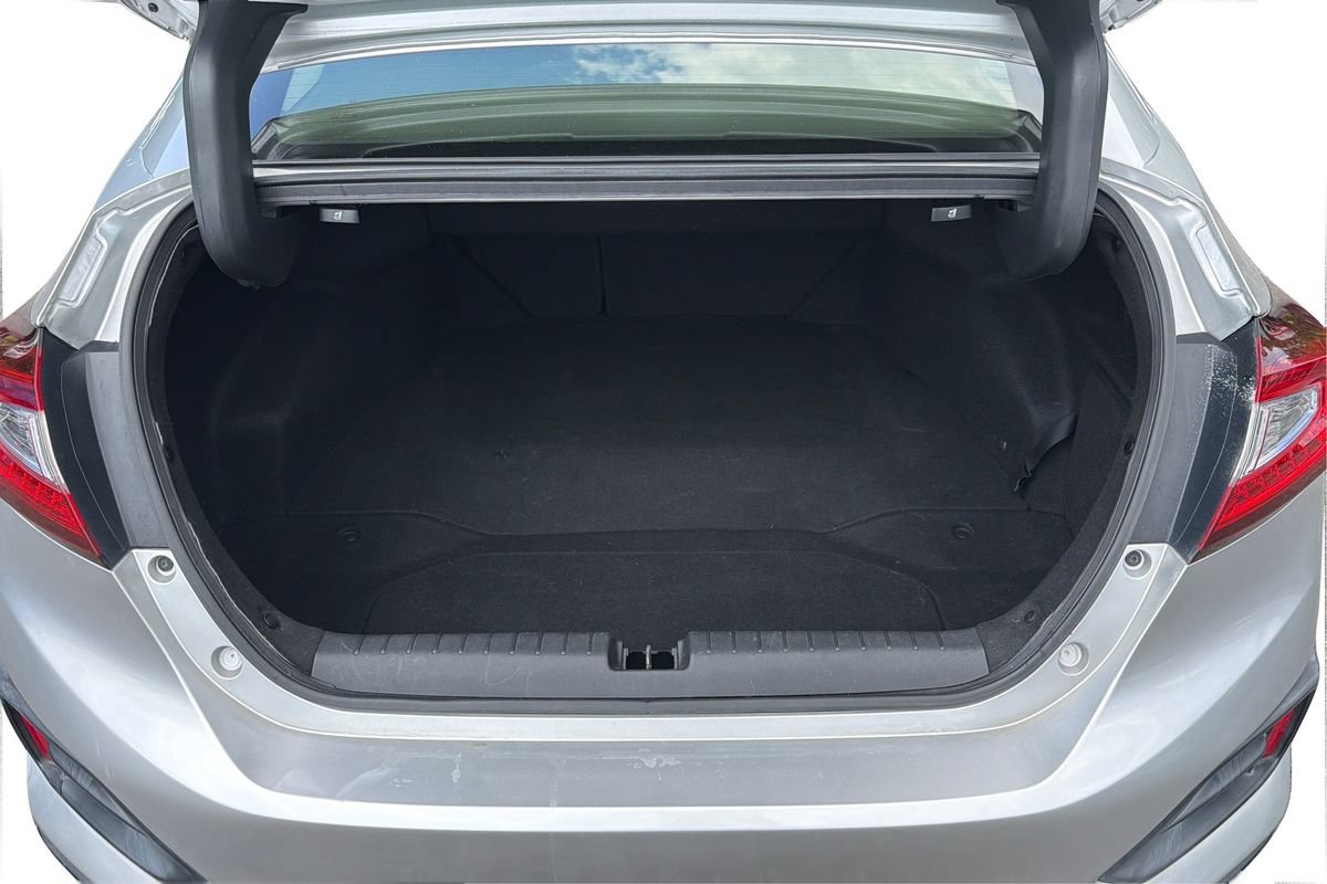 Used 2018 Honda Clarity Plug-In Hybrid image 11