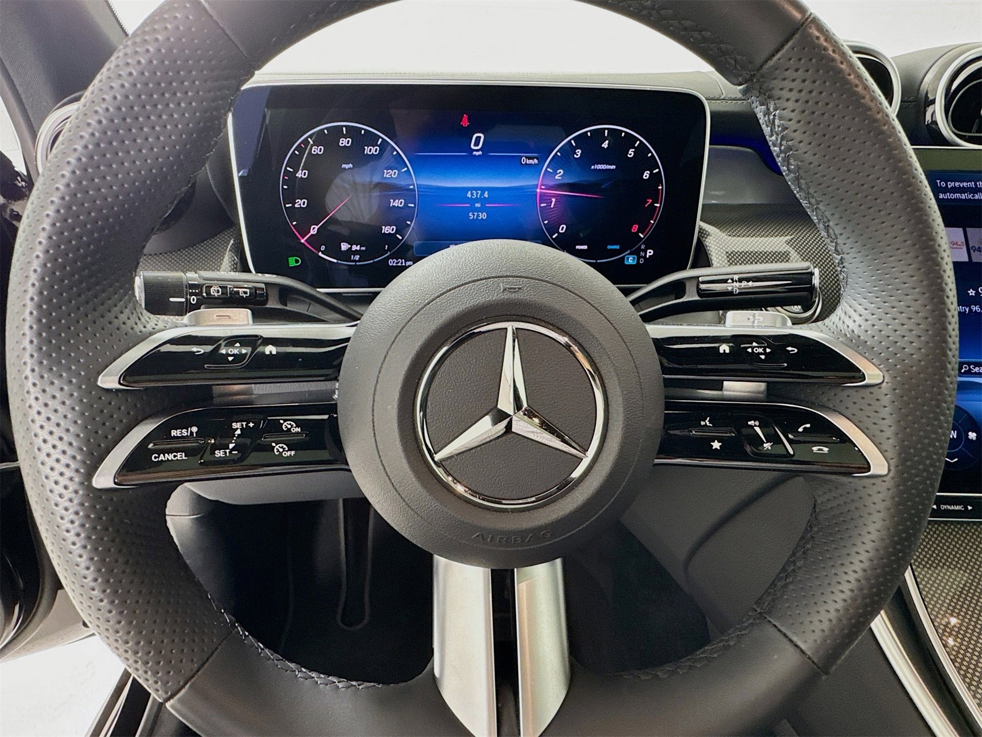 Used 2025 Mercedes-Benz GLC 300 image 12