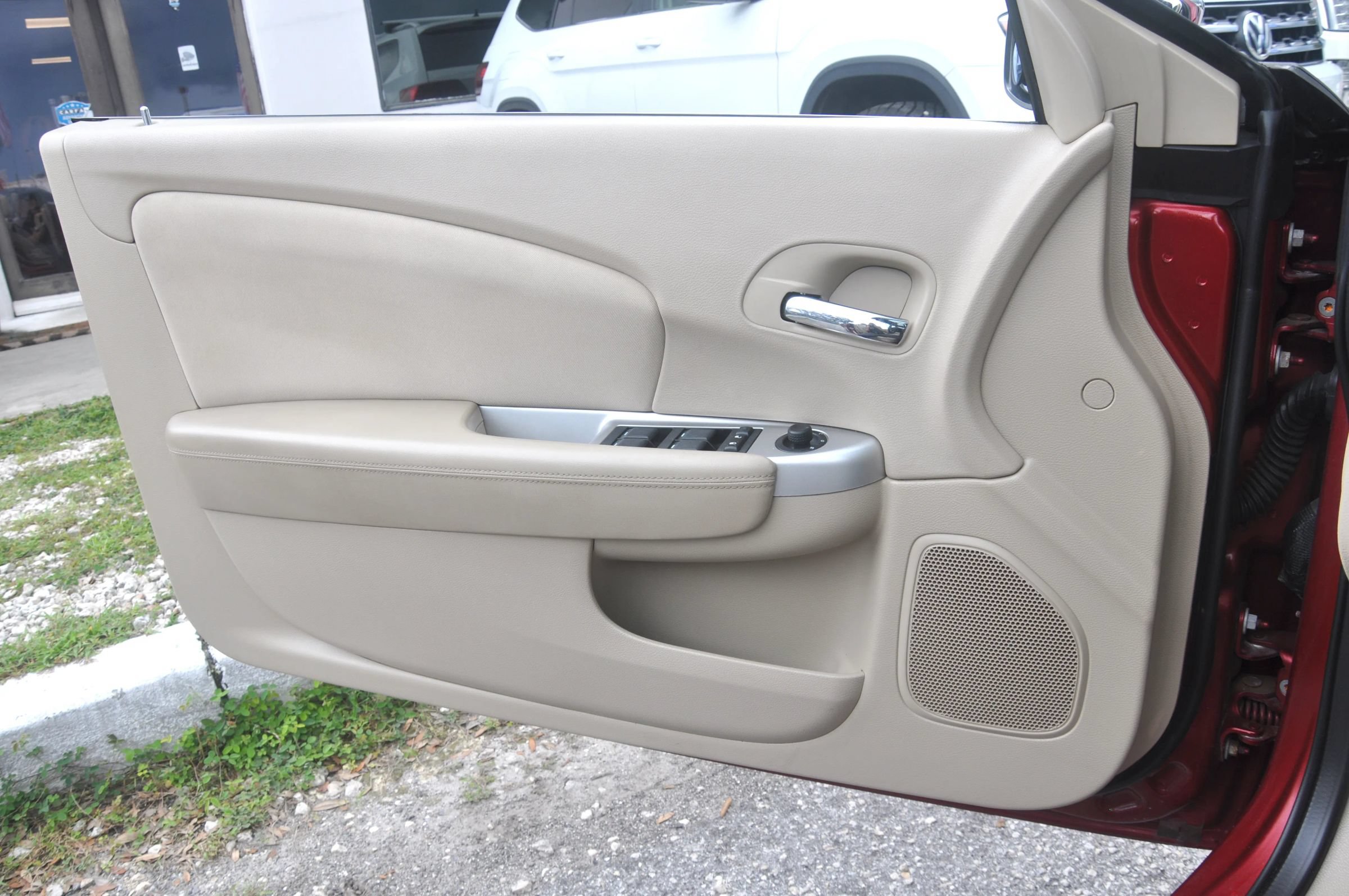 Used 2011 Chrysler 200 Touring FWD image 21