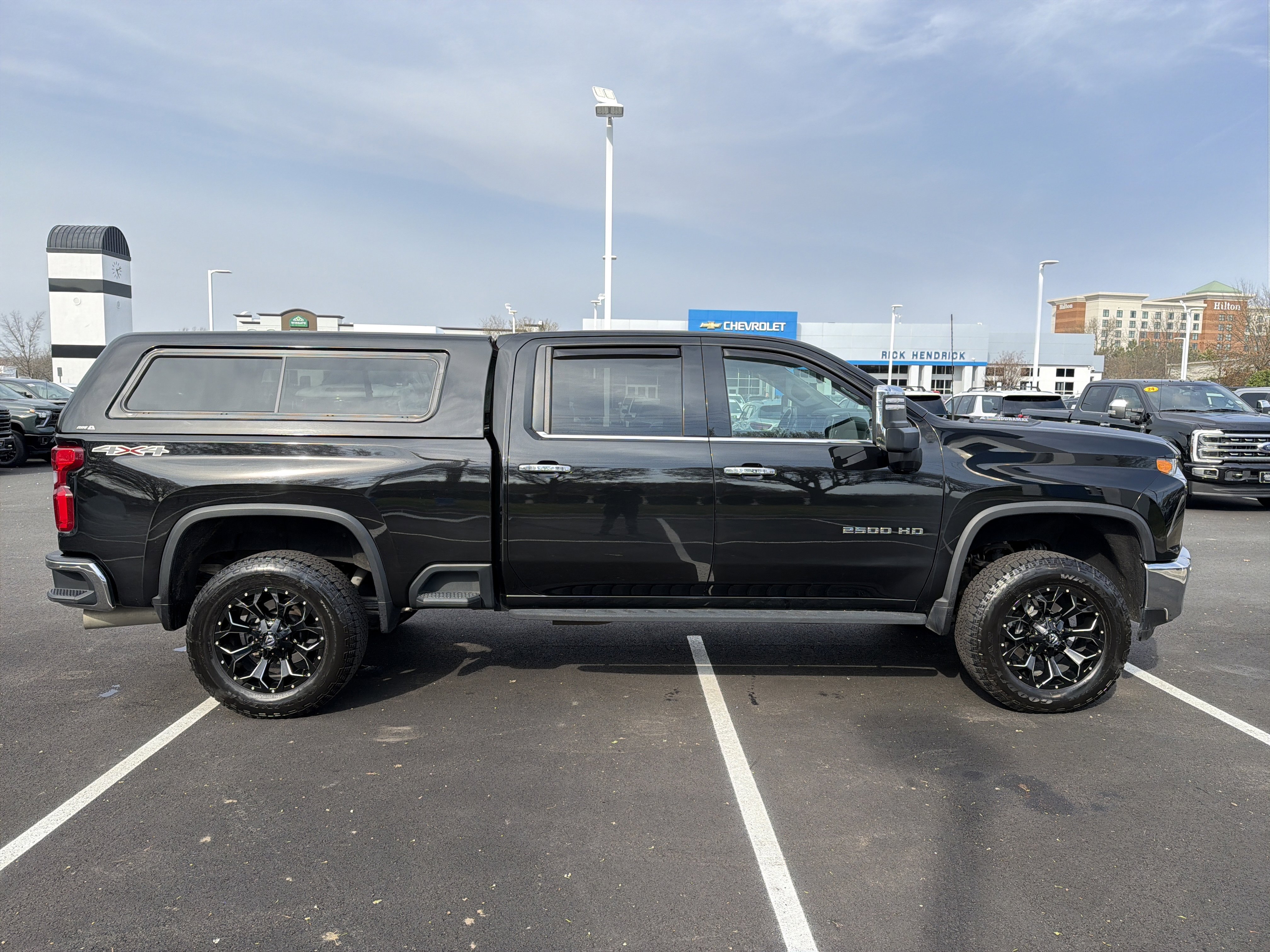 Used 2022 Chevrolet Silverado 2500 LTZ w/ LTZ Premium Package image 11