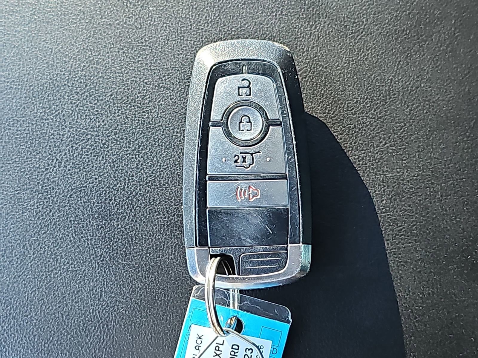 Used 2023 Ford Explorer XLT image 40