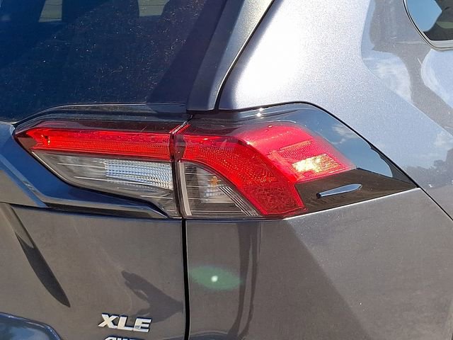 Used 2021 Toyota RAV4 XLE image 10