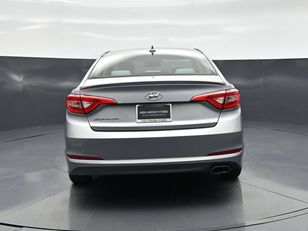 Used 2015 Hyundai Sonata SE w/ Option Group 09 FWD image 23