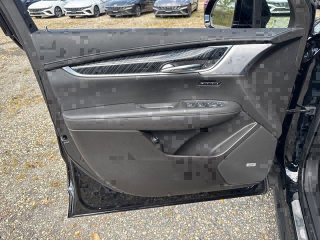 Used 2023 Cadillac XT6 Premium Luxury w/ Technology Package image 22