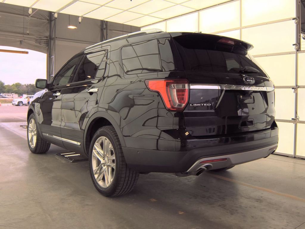Used 2017 Ford Explorer Limited w/ Equipment Group 301A AWD/4WD image 5