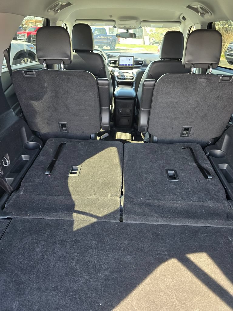 Certified 2023 Ford Explorer XLT w/ Equipment Group 202A AWD/4WD image 17