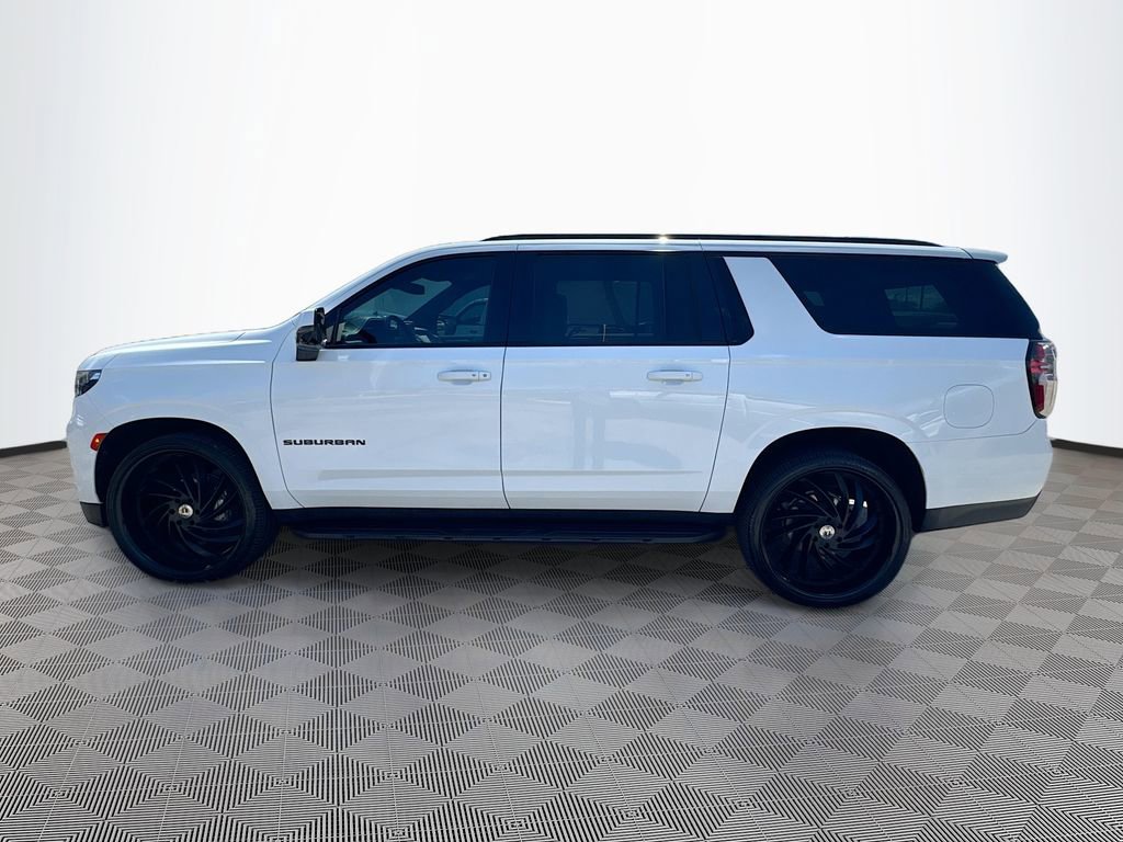 Used 2022 Chevrolet Suburban RST w/ Luxury Package AWD/4WD image 9