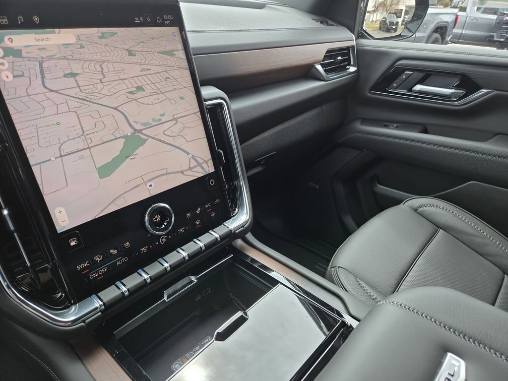 New 2026 GMC Yukon XL Denali w/ Denali Reserve Package image 13