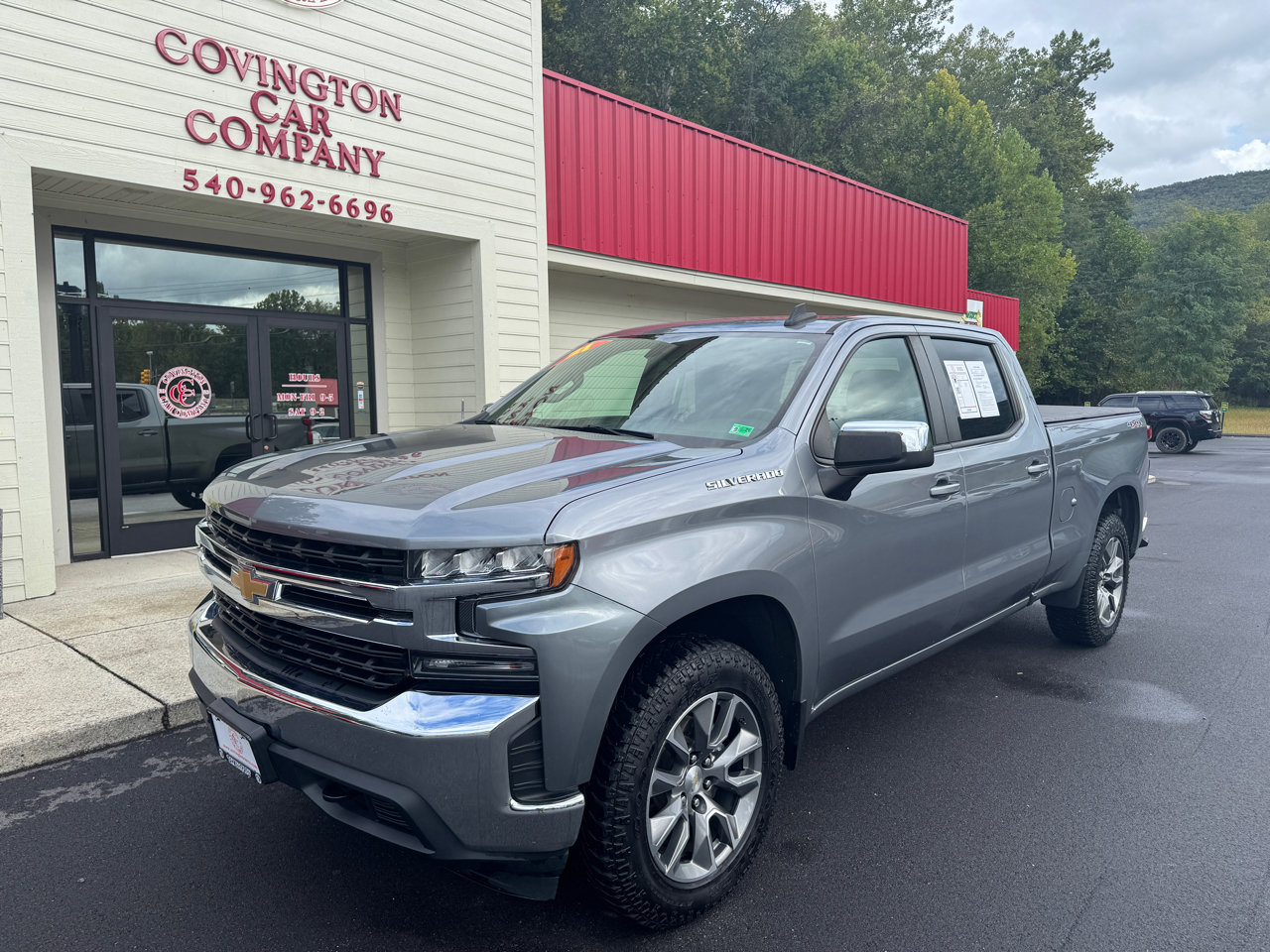 Used 2021 Chevrolet Silverado 1500 LT image 1