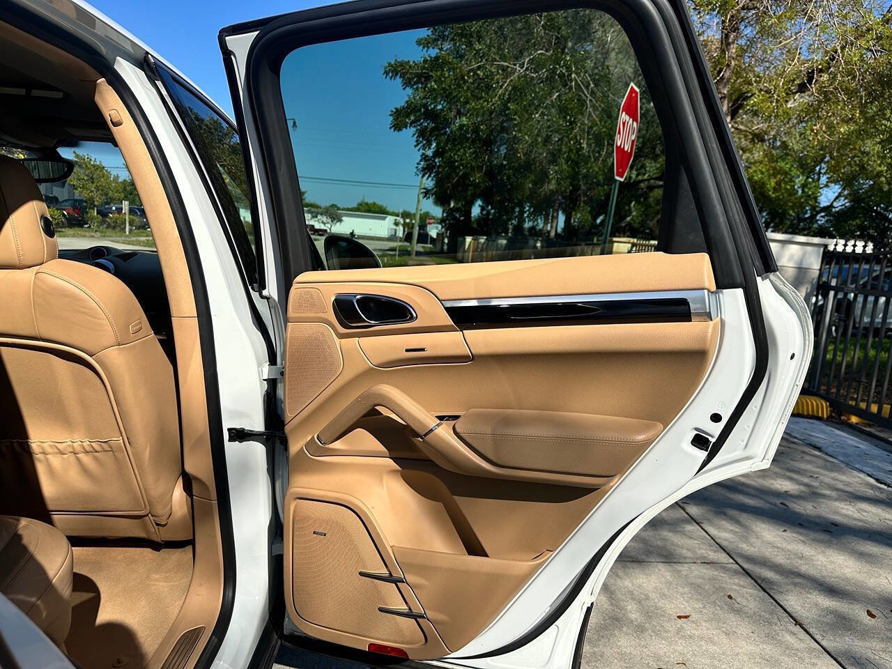 Used 2014 Porsche Cayenne Diesel image 21